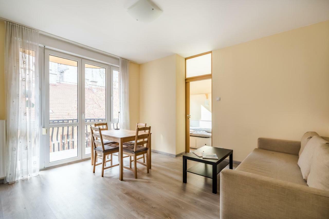 Bpr Vivid Downtown Vibe With Balcony Apartment Budapest Exterior photo