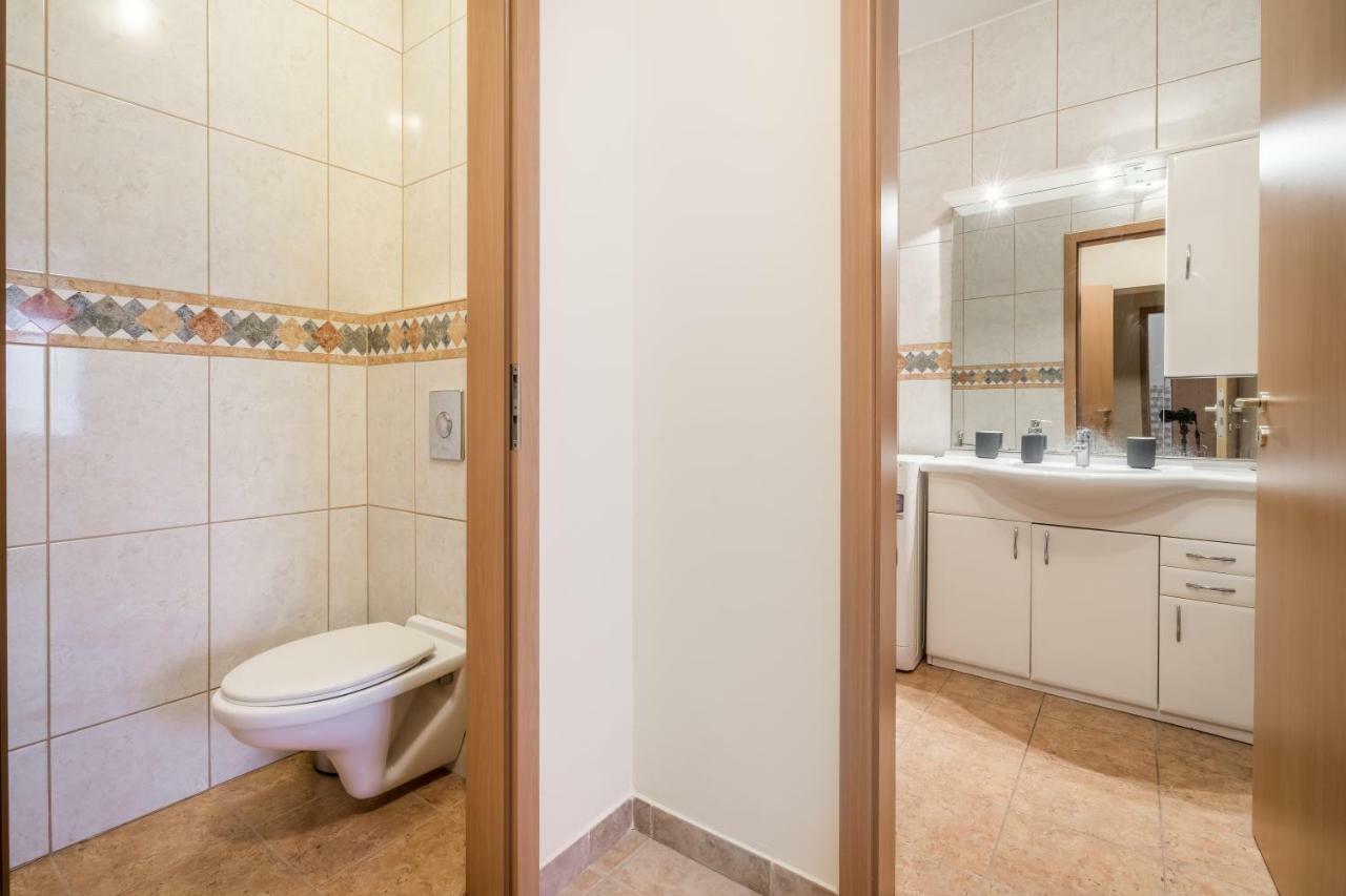 Bpr Vivid Downtown Vibe With Balcony Apartment Budapest Exterior photo