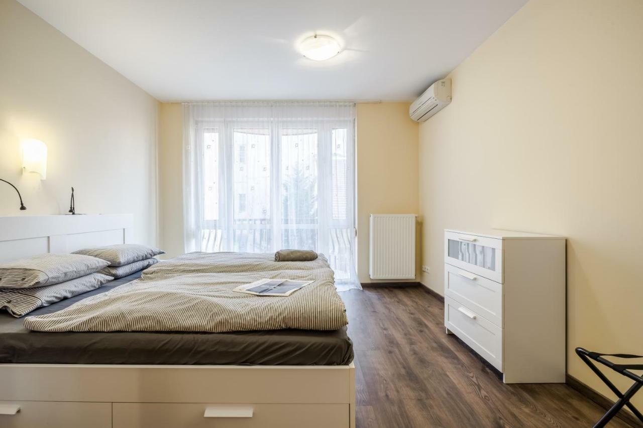 Bpr Vivid Downtown Vibe With Balcony Apartment Budapest Exterior photo